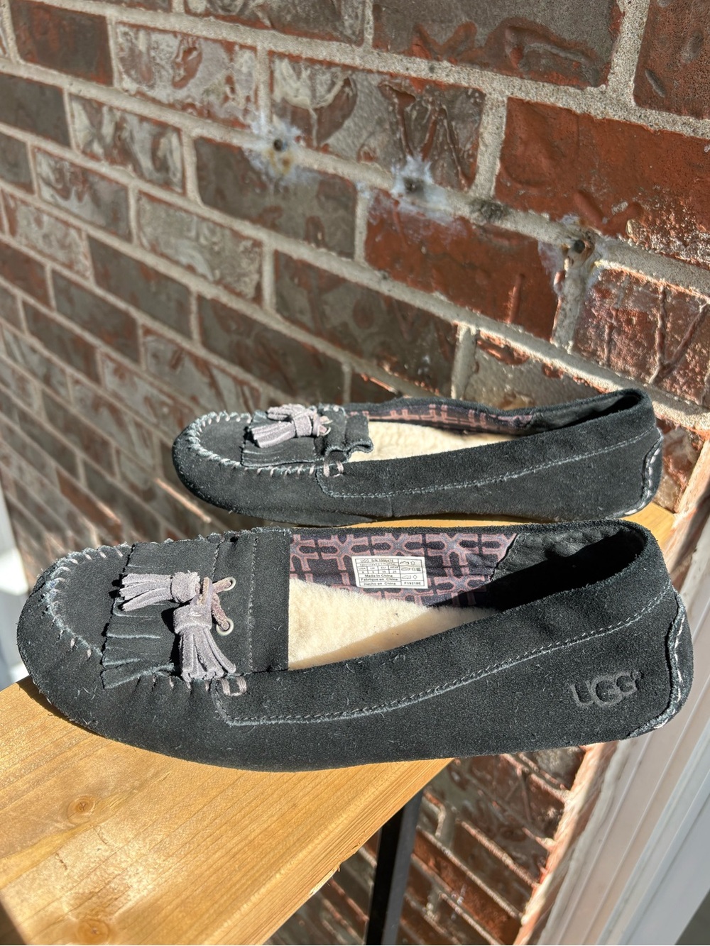 UGG Lizzy Moccasin Slippers Women's Size 8